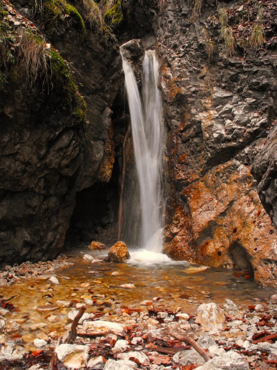 skalny-vodopad-hiking_sk